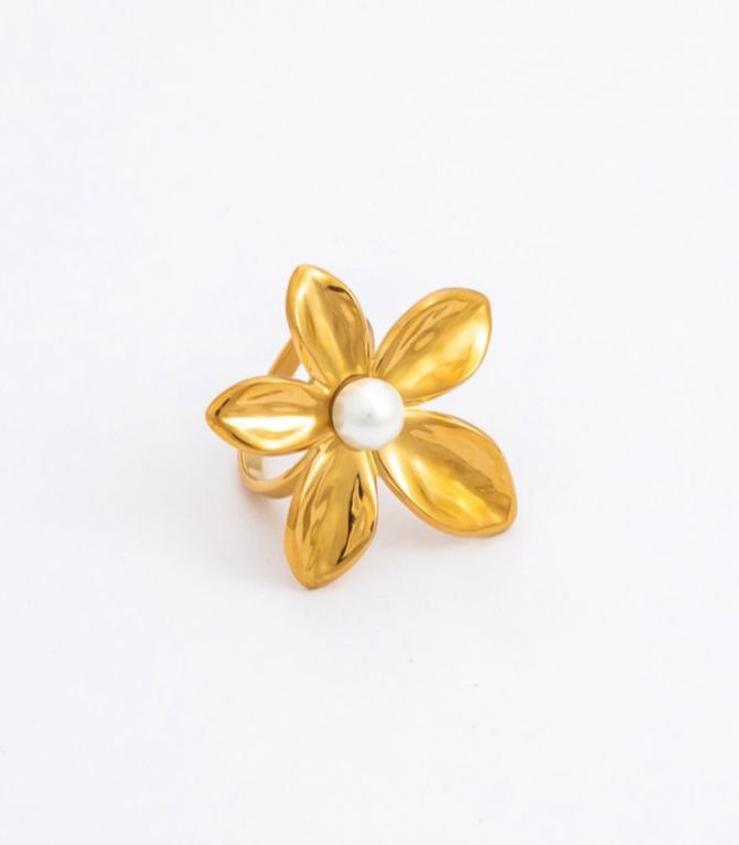 Anillo pearl flower