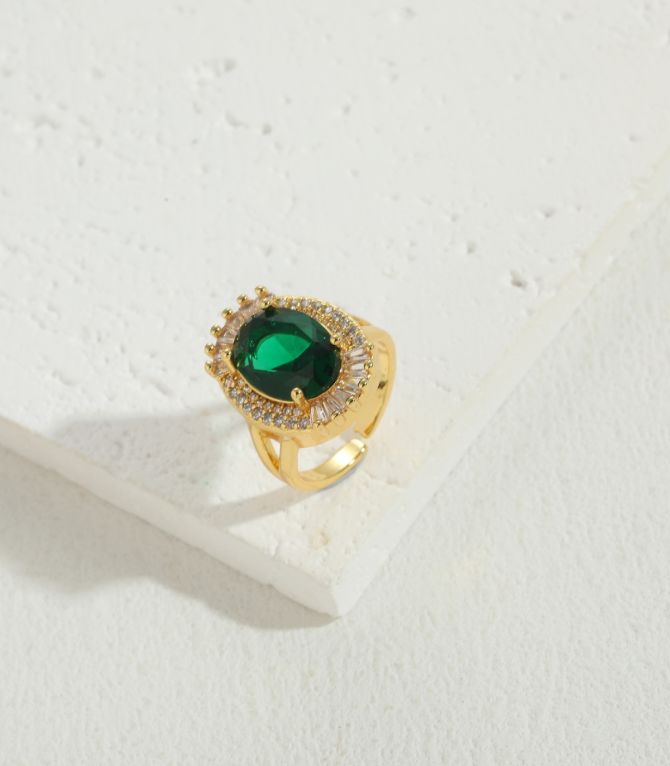 Anillo oval verde zirconias