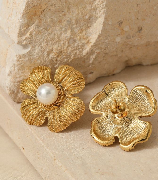 Aretes gold pearl flower