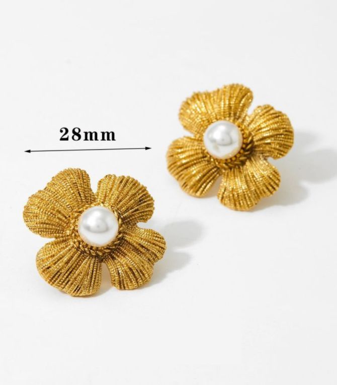 Aretes gold pearl flower