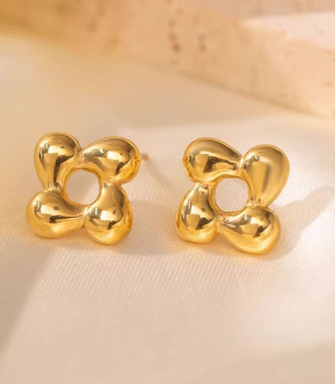 Aretes rotating flower