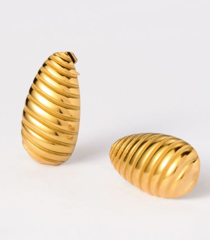Aretes gold textured 1