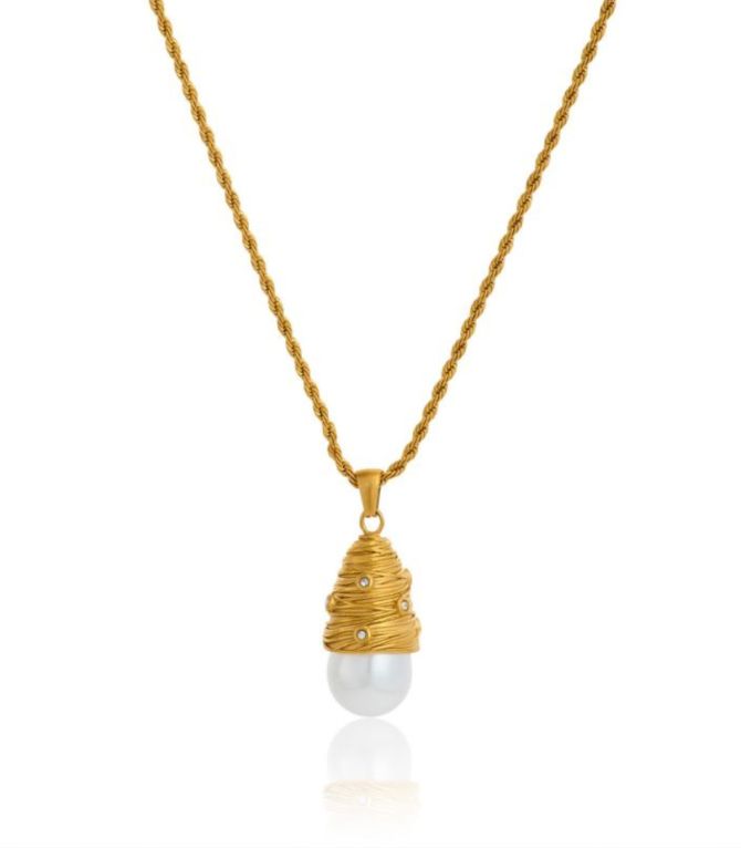 Collar pearl brooch irregular