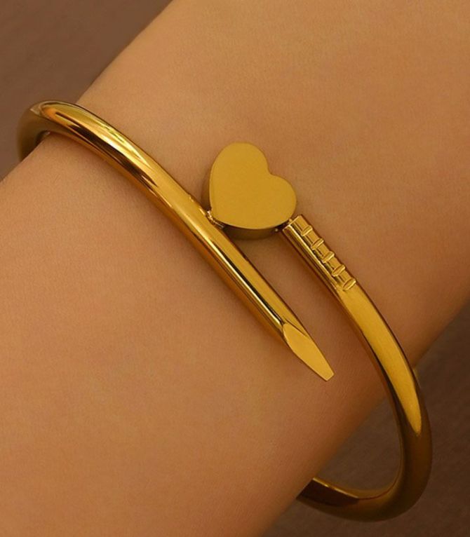 Brazalete clavo corazón