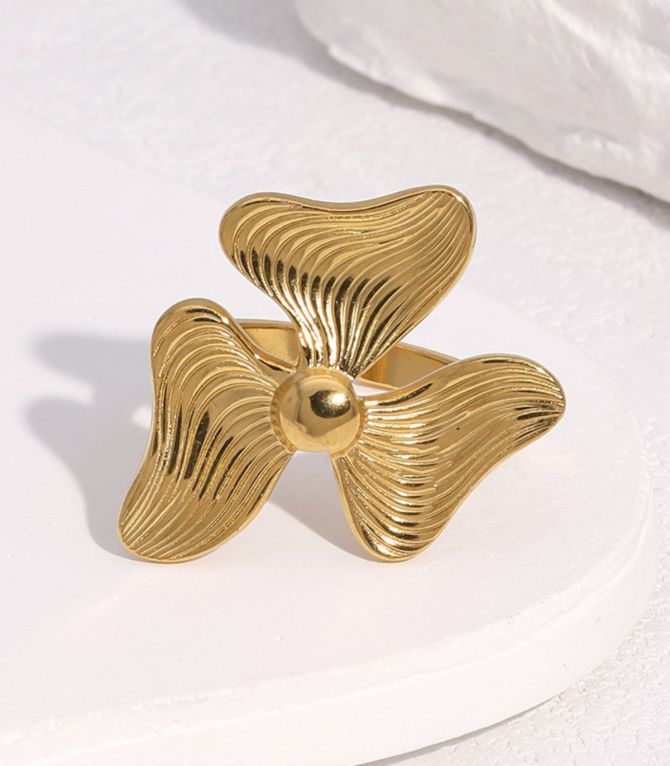 Anillo flor dorada