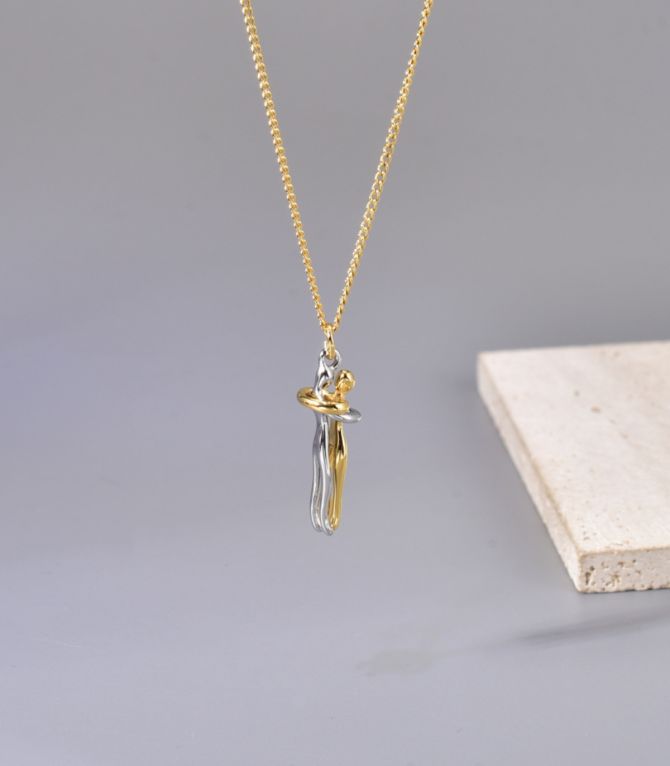 Collar circle matching Hug