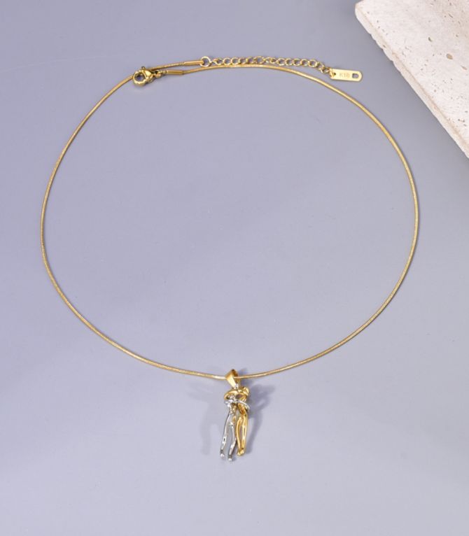 Collar circle matching Hug