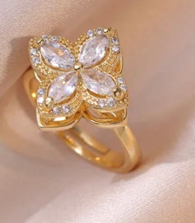 Anillo giratorio diamond clover