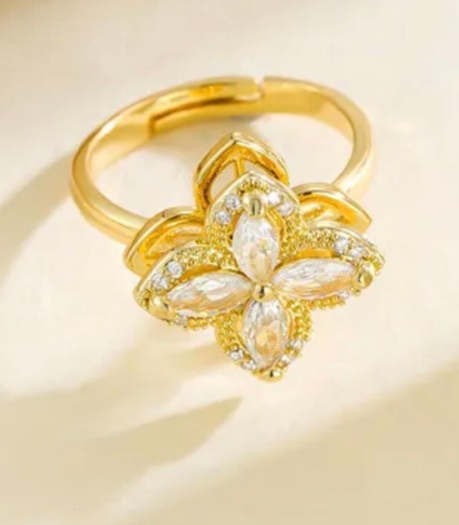 Anillo giratorio diamond clover