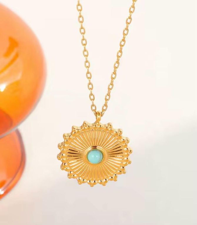 Collar turquoise medallion