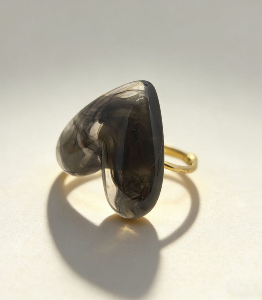 Anillo Black Resin Heart