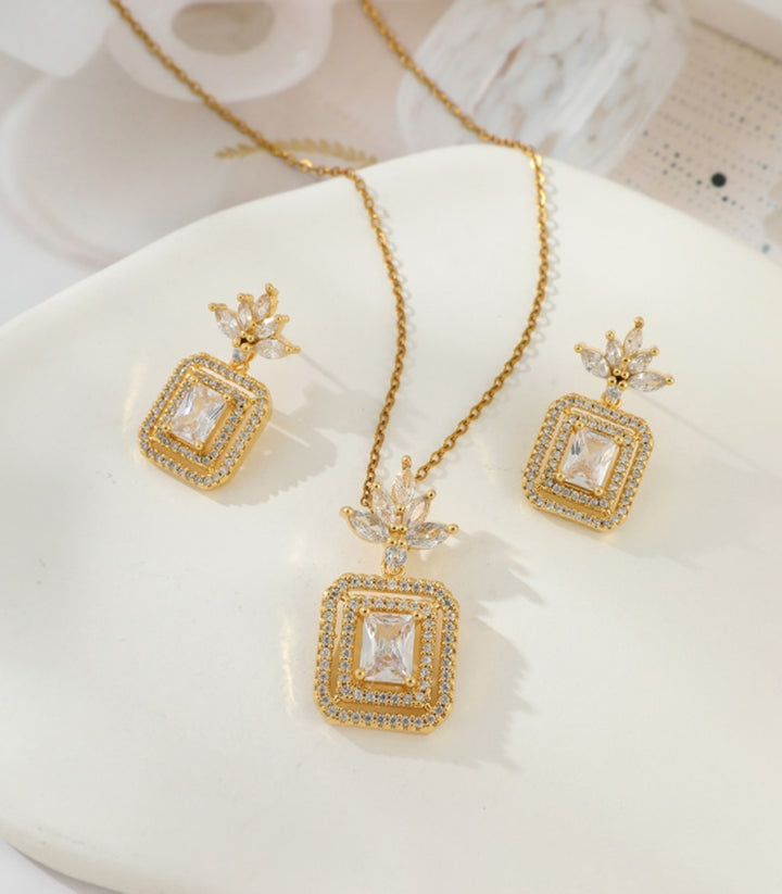 Collar con zirconias