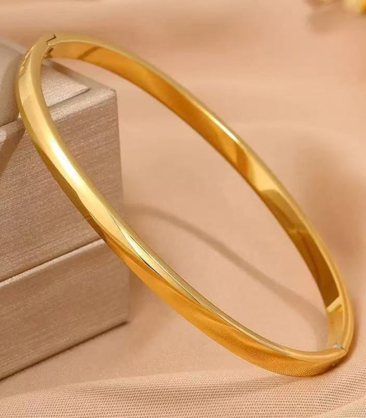 Brazalete Gold 4mm Curved