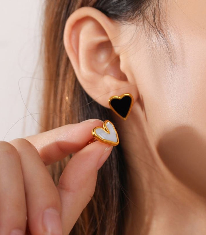 Aretes Corazones Negros