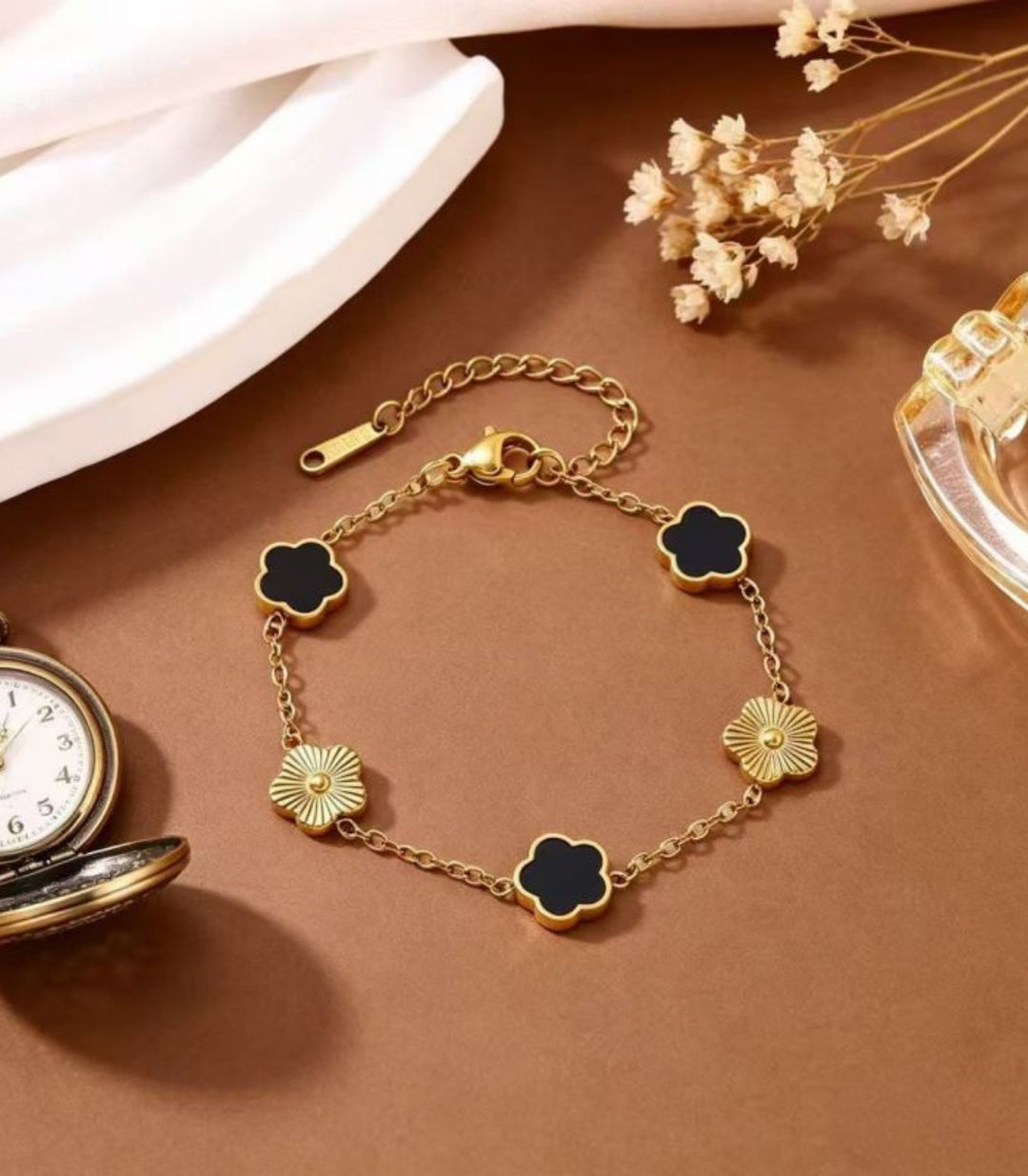 Brazalete Flores Negro