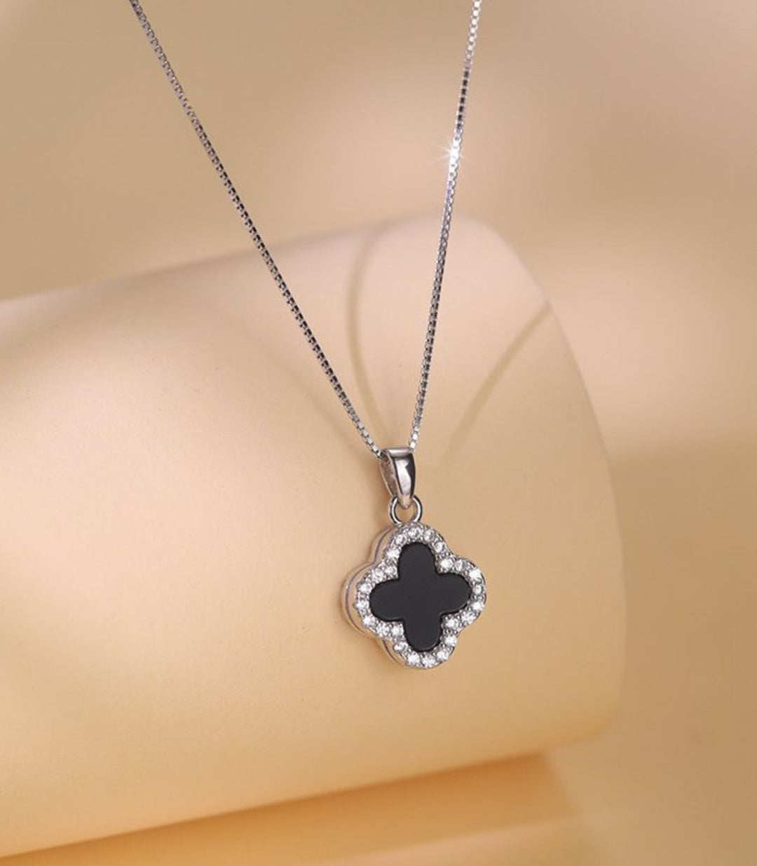 Collar Silver black And White Clover