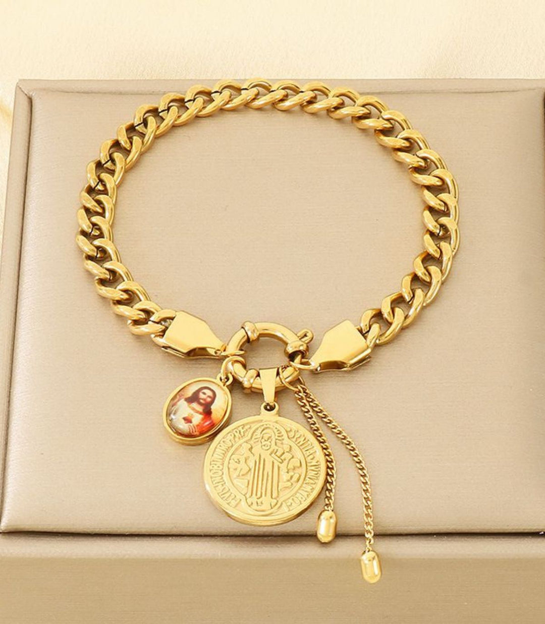 Brazalete Sagrado Corazón 18K