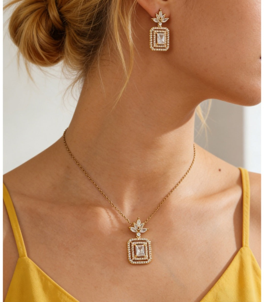 Collar con zirconias