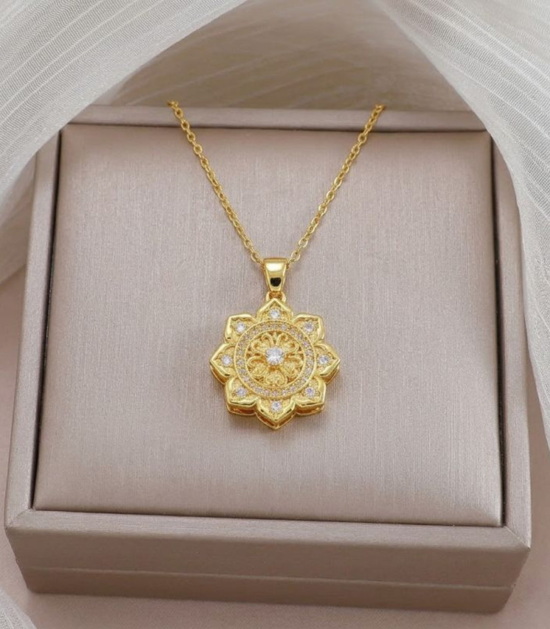 Collar Sunflower Rotating Zircon