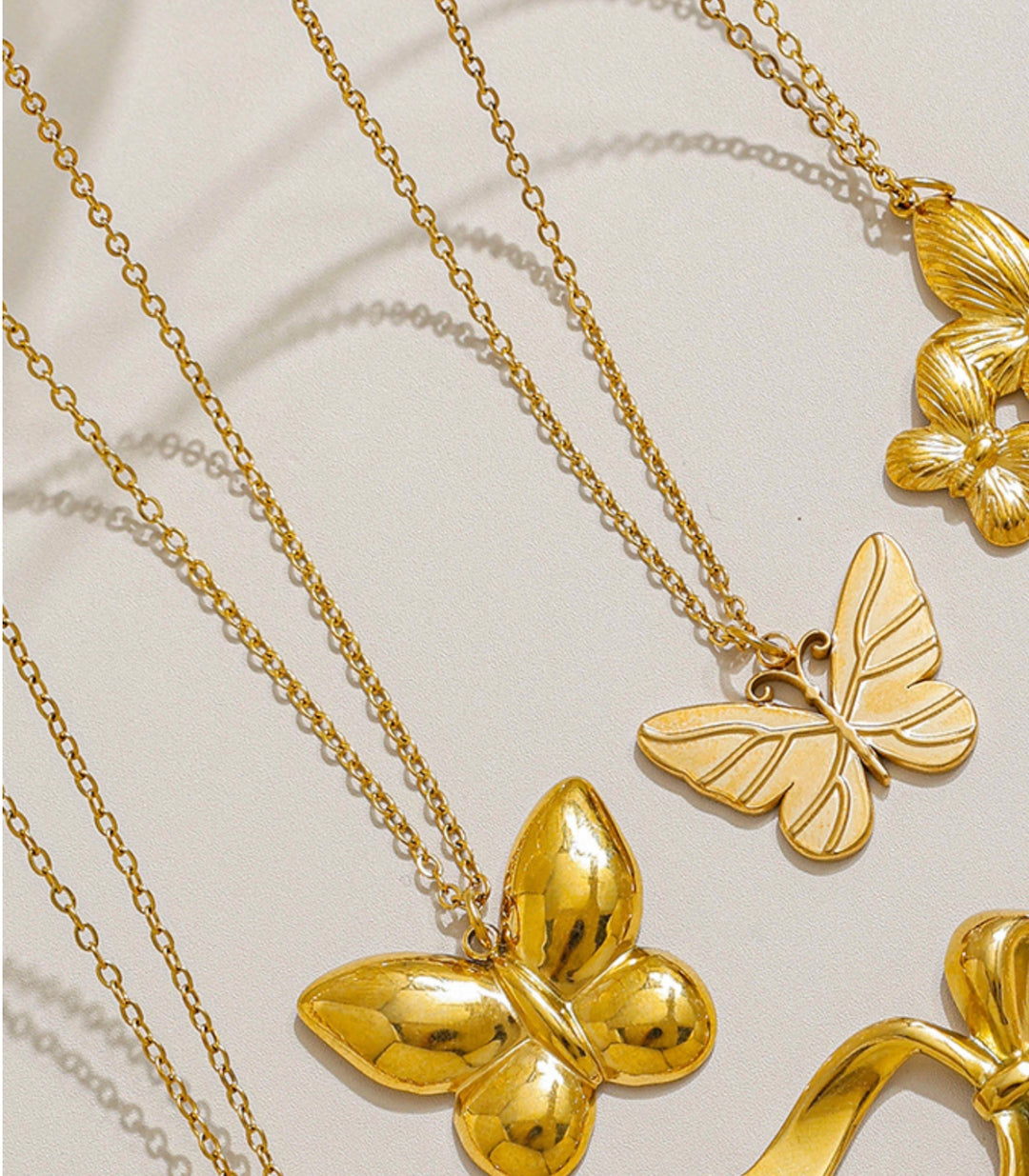 Collar Mariposa 3D 18K