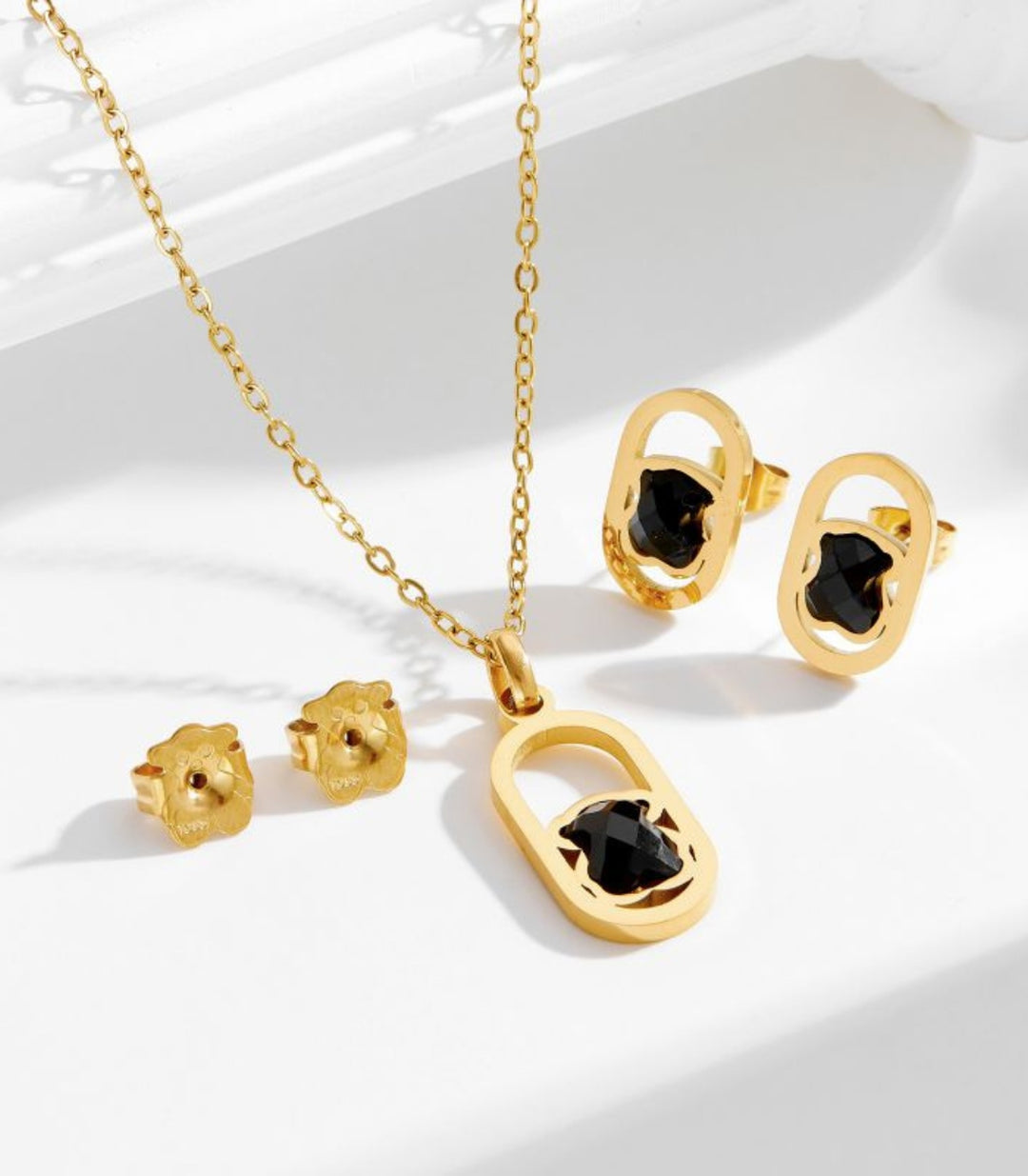 Collar y aretes set osito negro