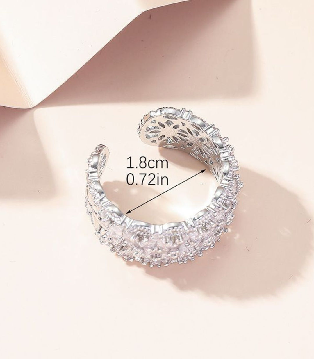 Anillo Flores con Zirconias