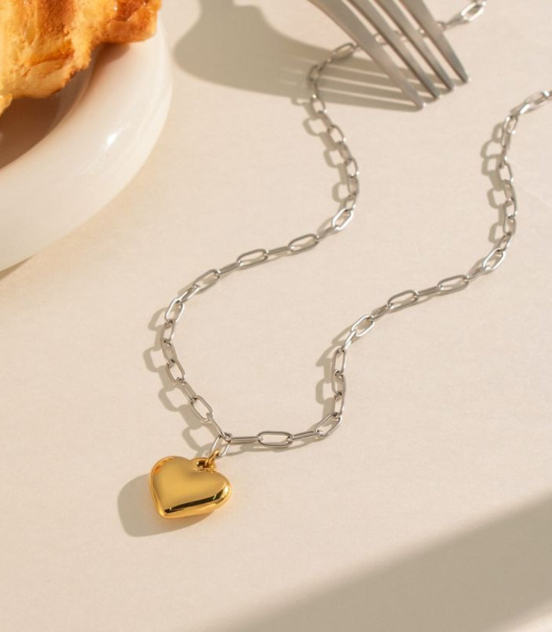 Collar Minimalist Heart 18K