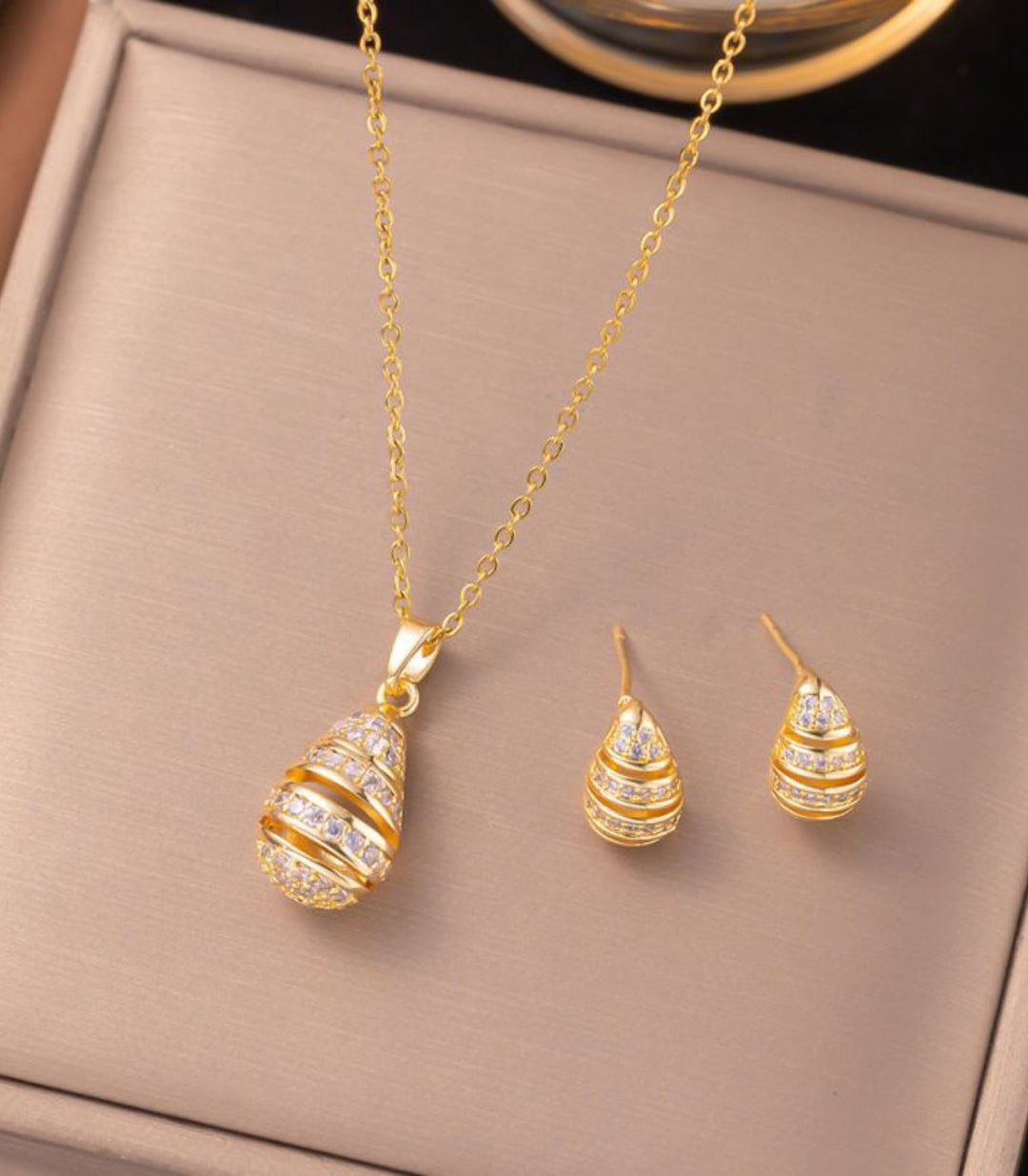 Collar Set Zircon Hollow Teardrop