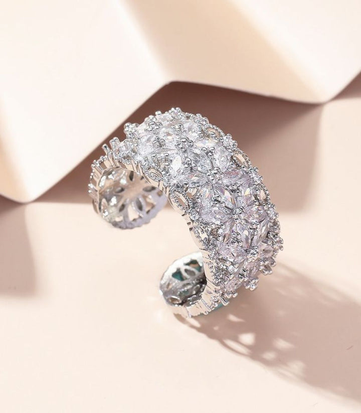Anillo Flores con Zirconias