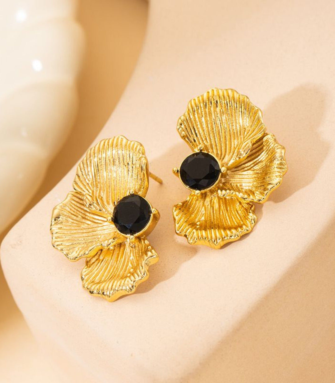 Aretes Hojas Negros