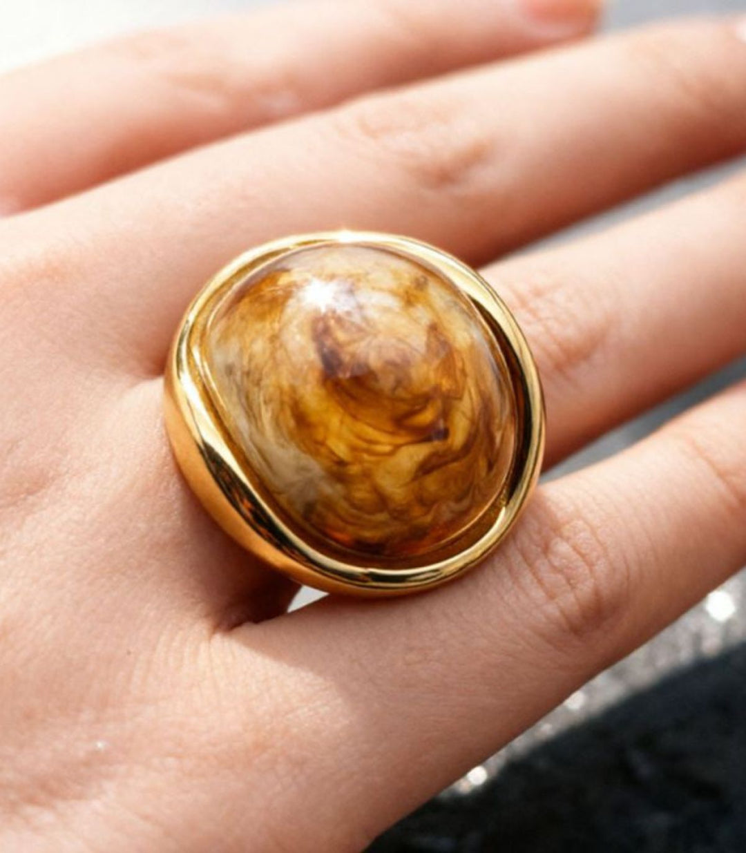 Anillo Amber Oval Resin