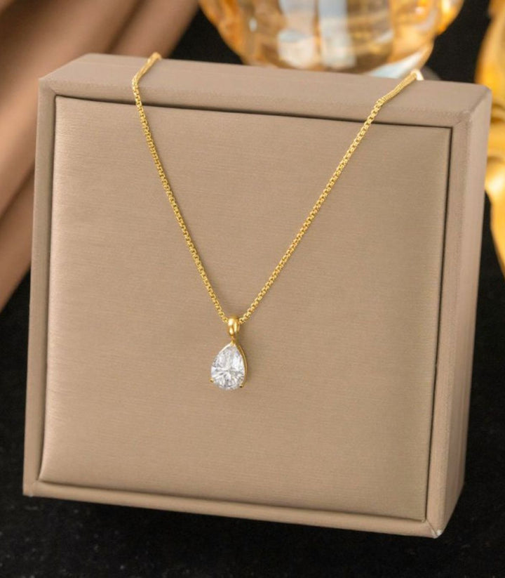 Collar Diamond Teardrop