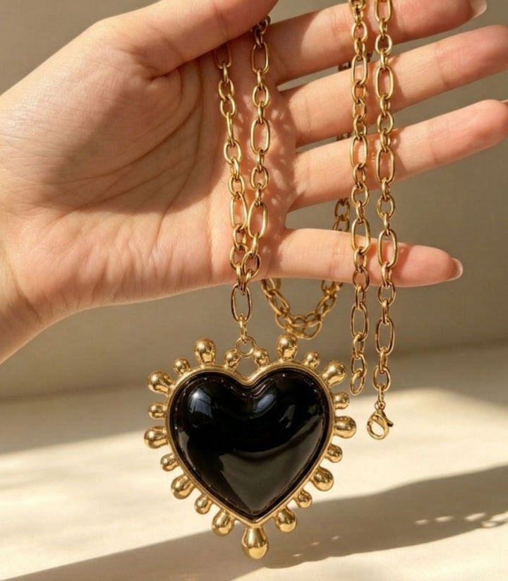 Collar Corazón negro