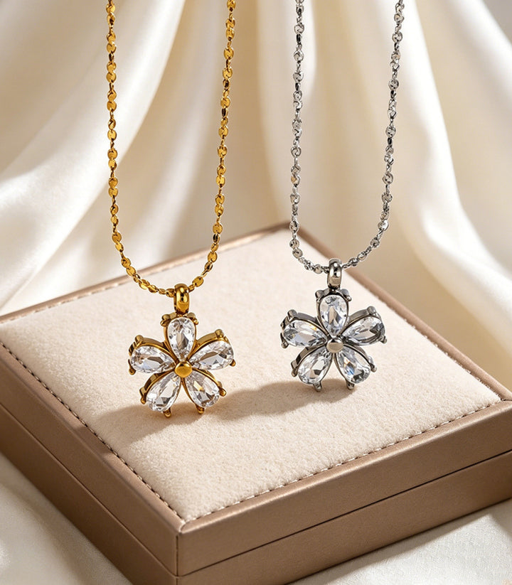 Collar Gold Flower Petal 18K
