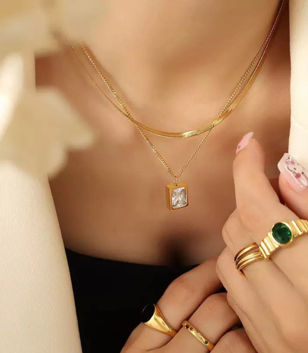 Collar White Diamond Square