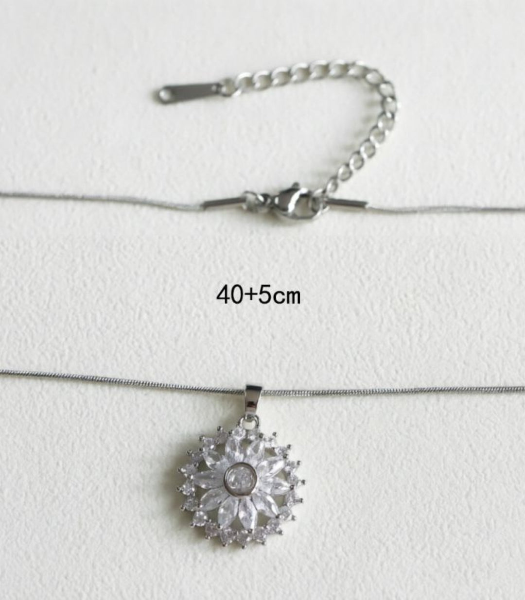 Collar Flor con Zirconias Plata