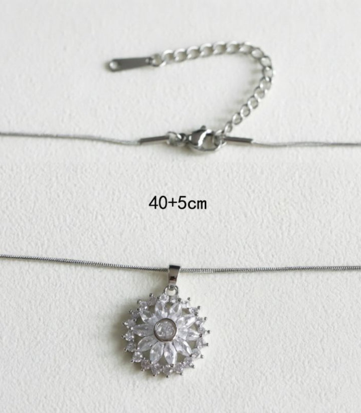 Collar Flor con Zirconias Plata