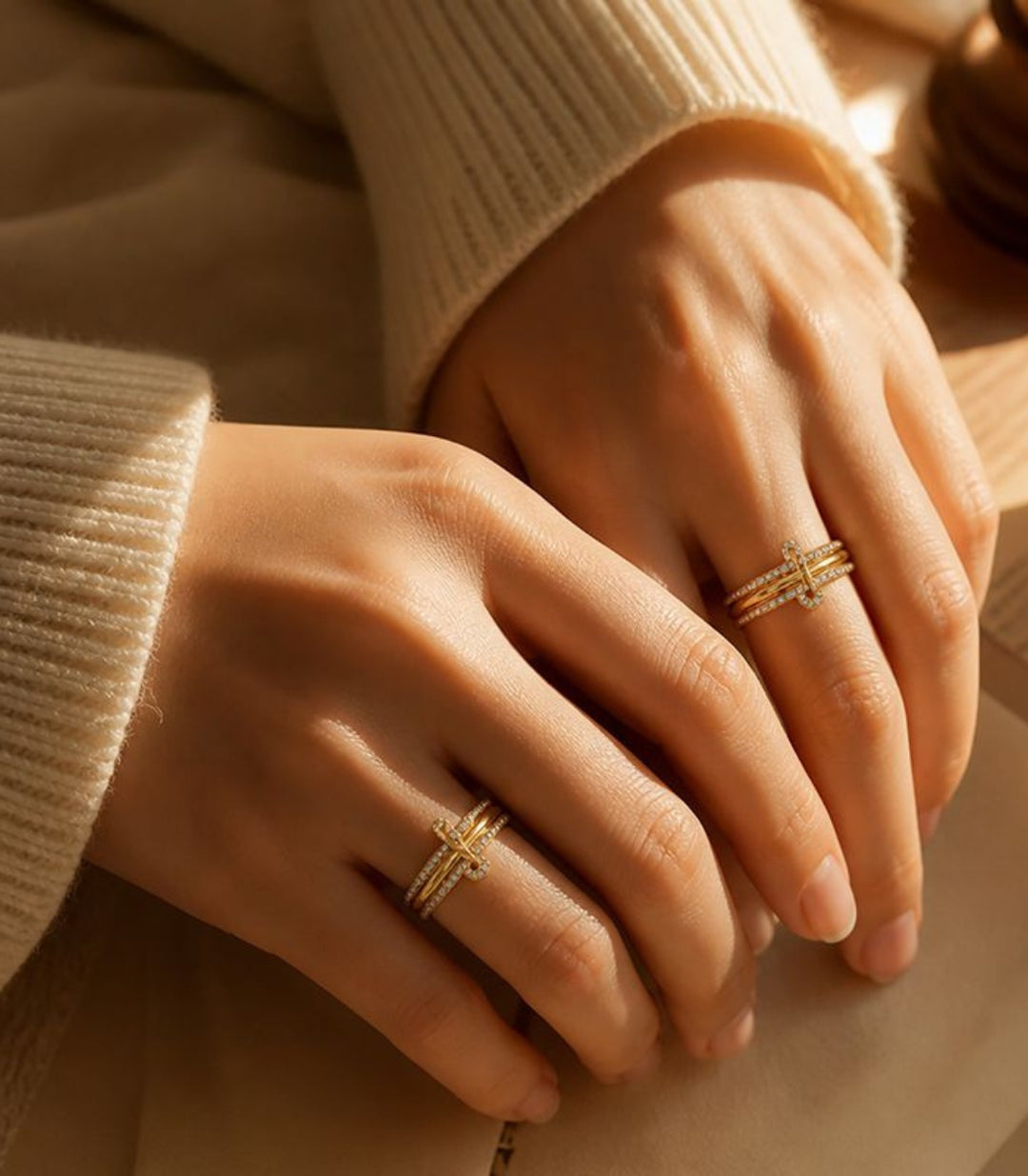 Anillo Pin con Zirconias