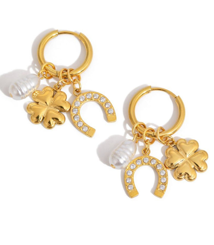 Aretes diamond horseshoe clover