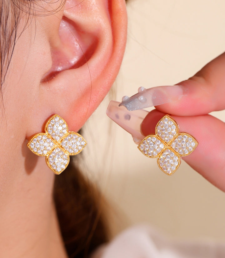 Aretes Clover Dorados Zirconias