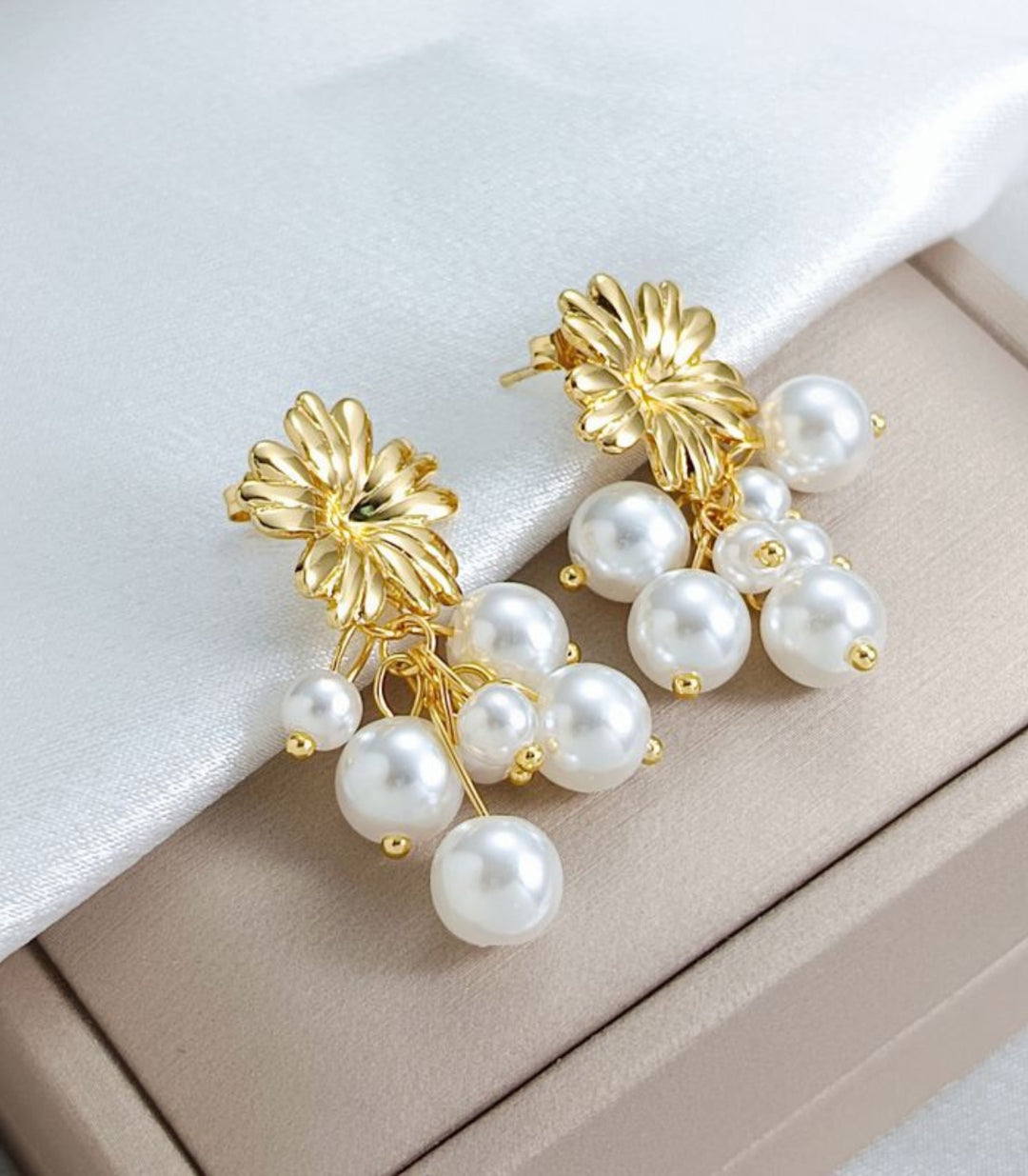 Aretes Flor con Perlas