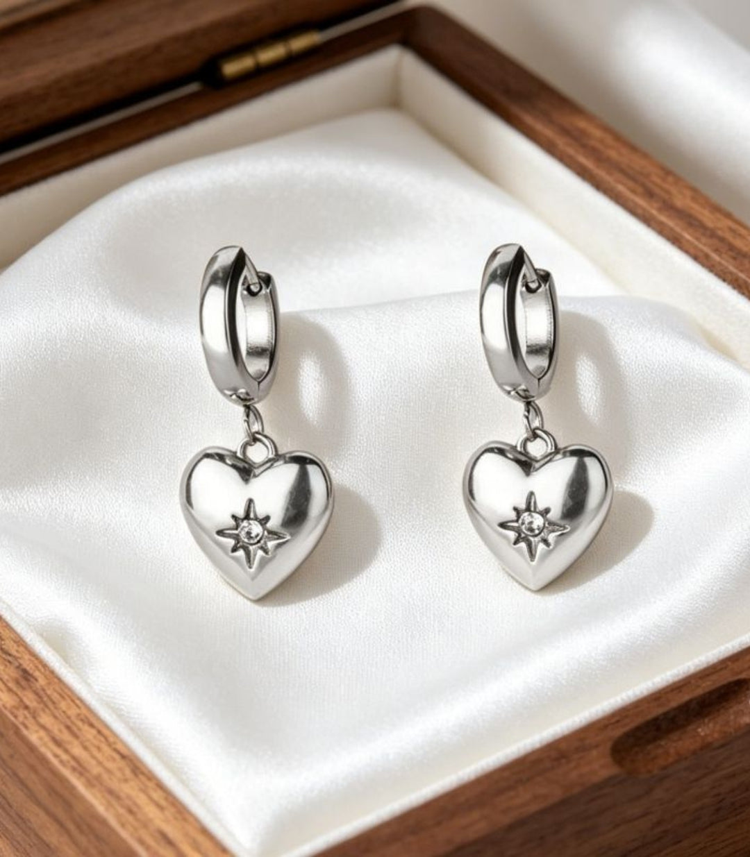 Aretes Silver Heart Hoop