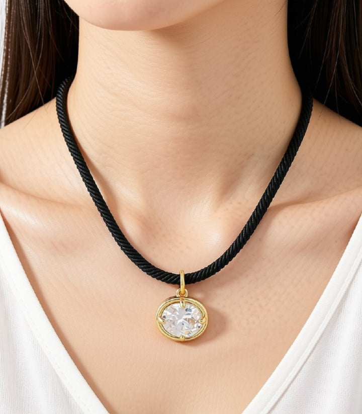 Collar Black White Diamonds Oval