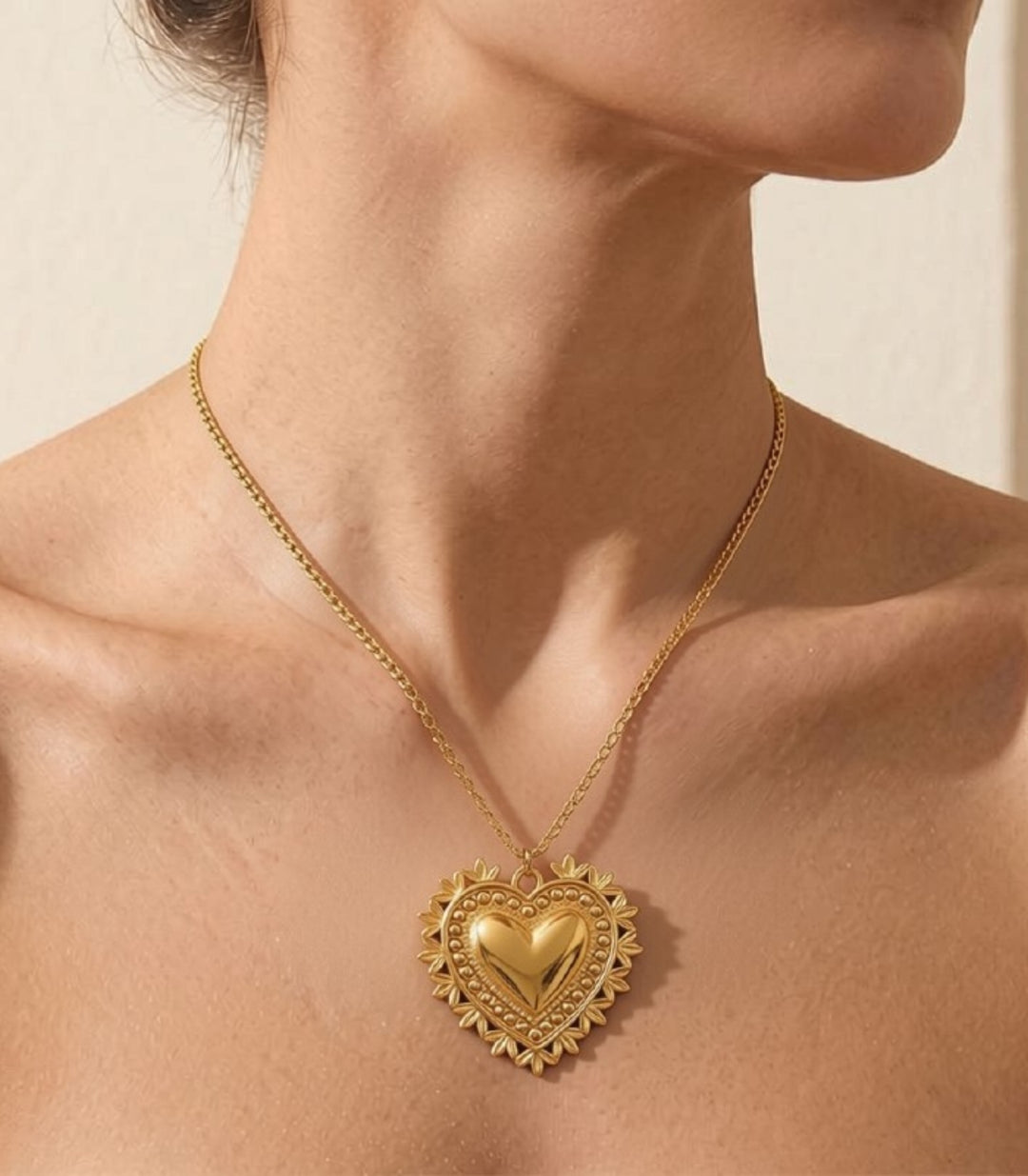 Collar Corazón con Borde