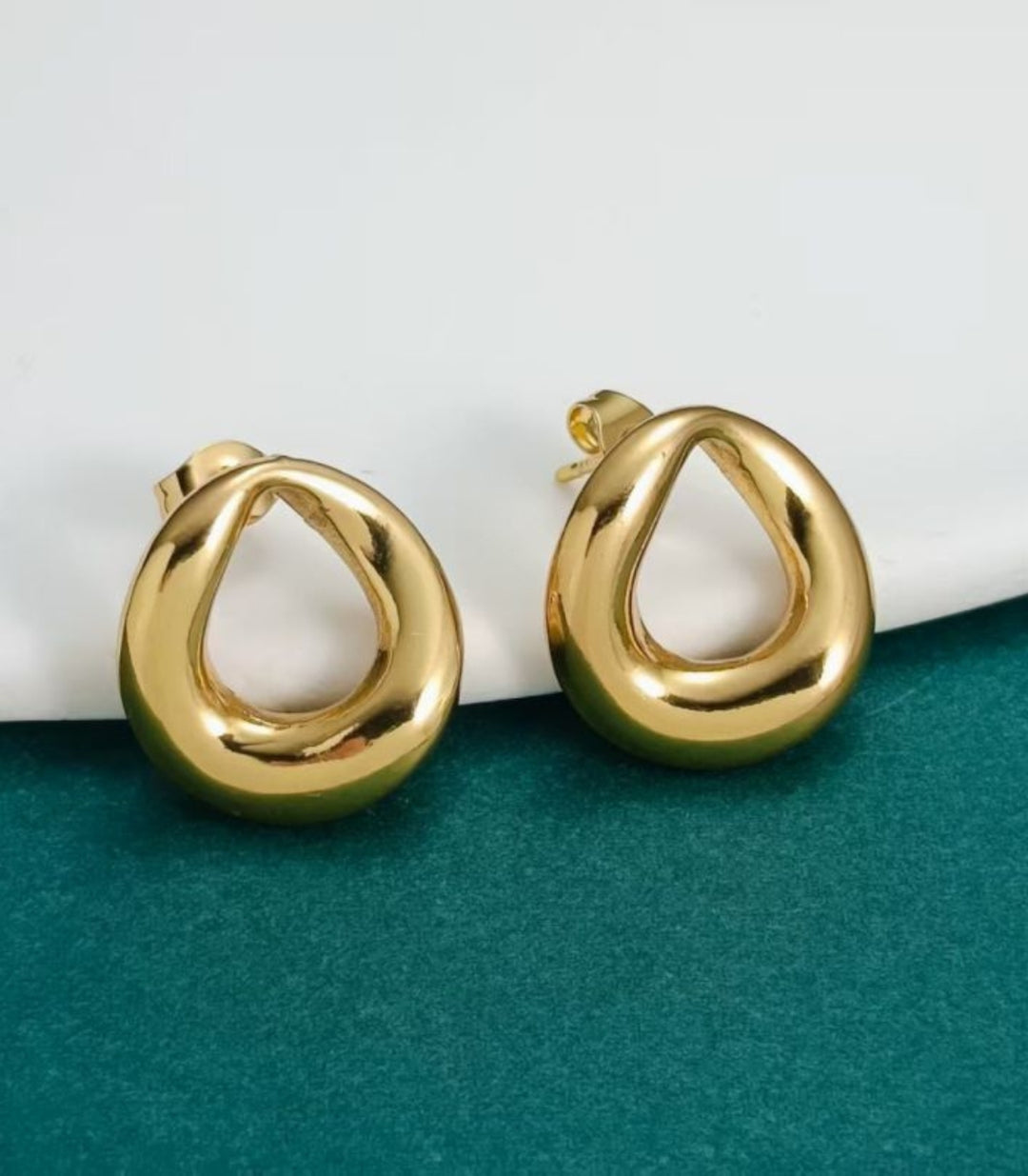 Aretes Twisted Hoop +18K