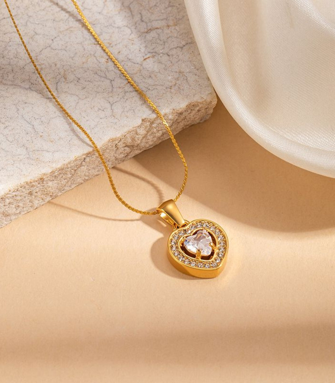Collar Corazón con Zirconias