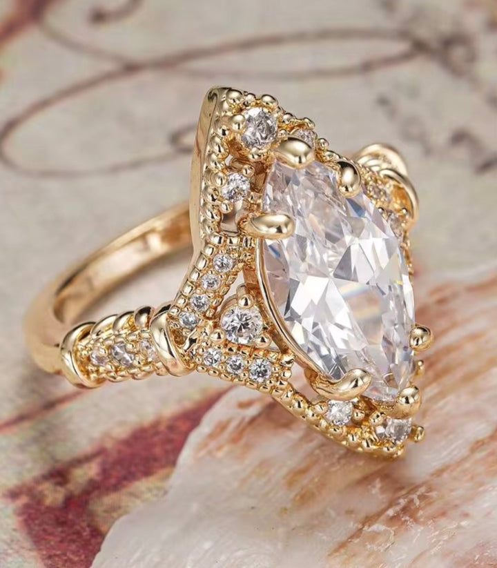 Anillo dorado marquesa 7