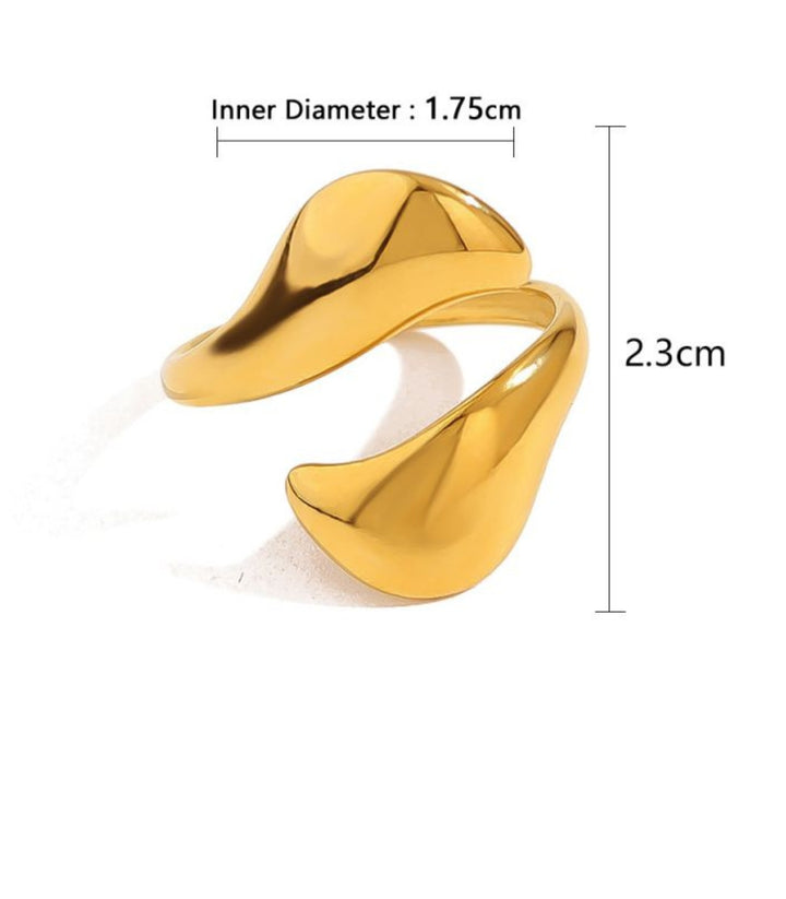 Anillo dorado irregular