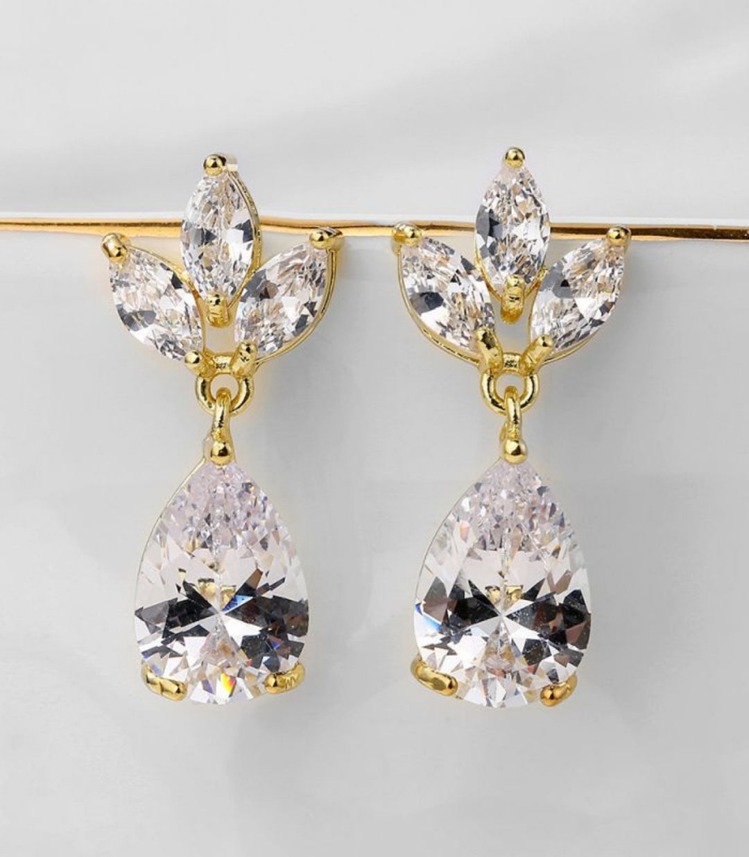 Aretes Gold Teardrop