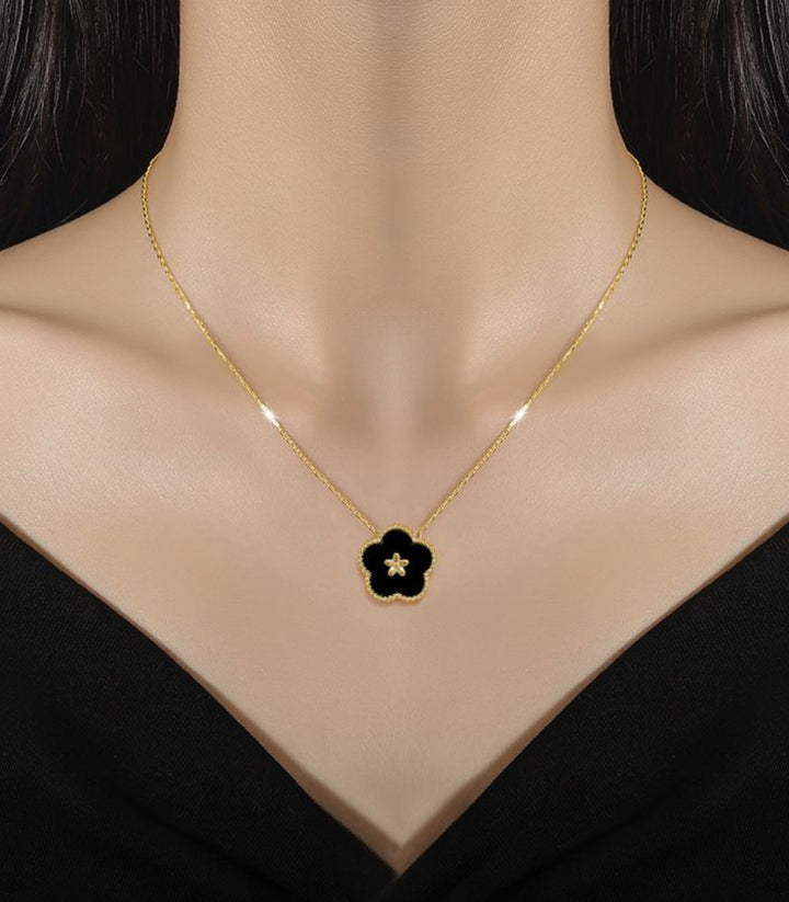 Collar Flor Negra